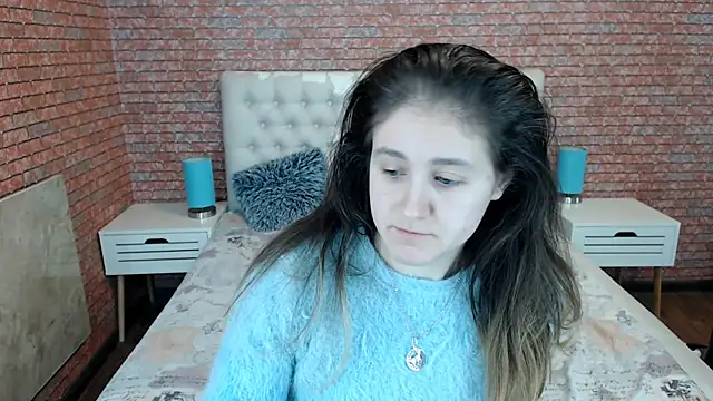 Holliy Cooper online show from 7, 11, 2025