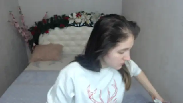 Holliy Cooper online show from 7, 1, 2026