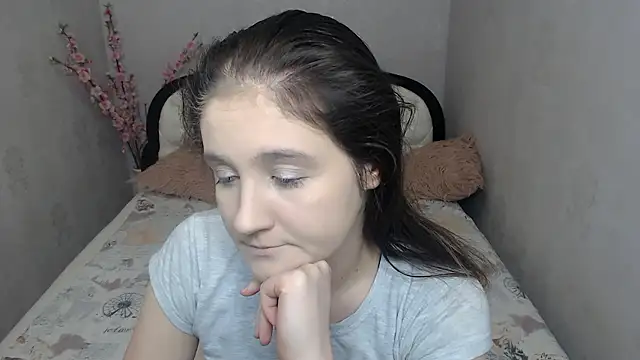 Holliy Cooper online show from 12, 2, 2026