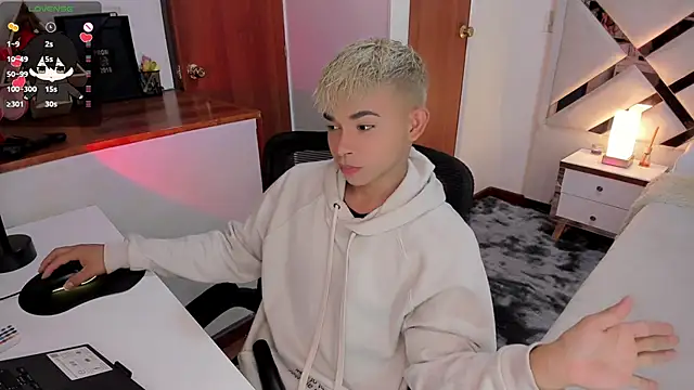 Austin connor  online show from 18, 12, 2024