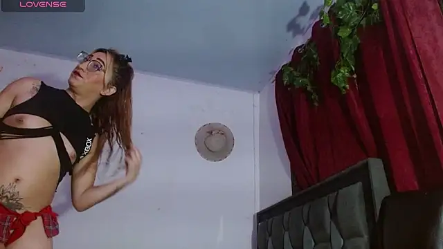 DULCE ZOE online show from 28, 2, 2026