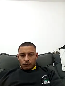 Snapshot of emrehliug12 chatting on 3, 5, 2026 emrehliug12 online show from 3, 5, 2026