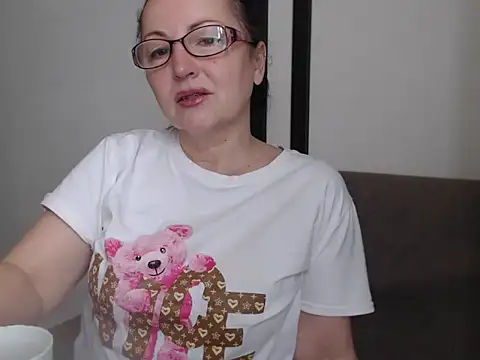 Snapshot of Alma44 chatting on 12, 6, 2026 Alma44 online show from 12, 6, 2026