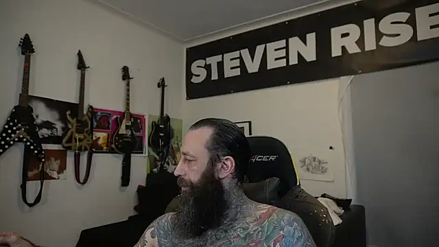 Snapshot of StevenRiseNYC chatting on 4, 7, 2026 StevenRiseNYC online show from 4, 7, 2026