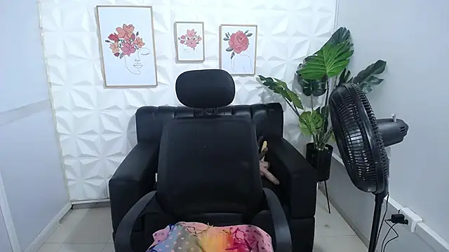 Snapshot of Valentinaa_mature chatting on 13, 2, 2025 Valentinaa mature online show from 13, 2, 2025