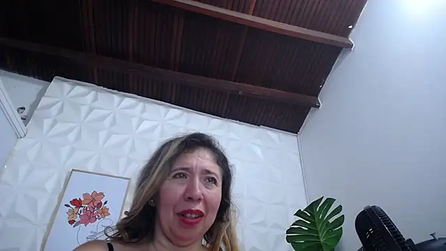 Snapshot of Valentinaa_mature chatting on 19, 2, 2025 Valentinaa mature online show from 19, 2, 2025