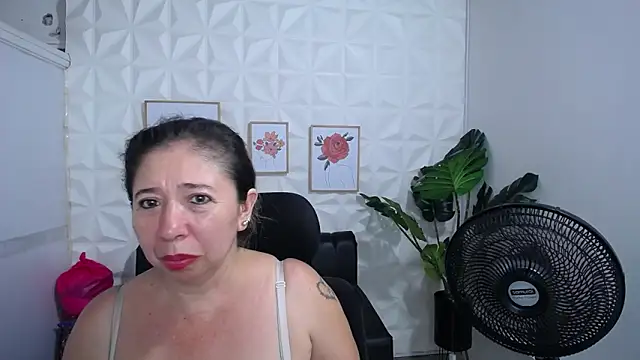 Snapshot of Valentinaa_mature chatting on 20, 2, 2025 Valentinaa mature online show from 20, 2, 2025