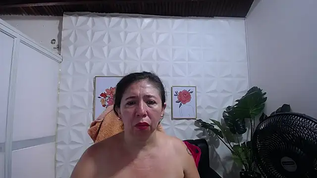 Snapshot of Valentinaa_mature chatting on 26, 2, 2025 Valentinaa mature online show from 26, 2, 2025