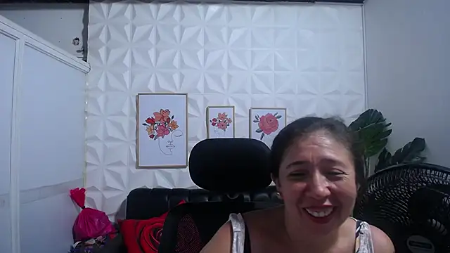 Snapshot of Valentinaa_mature chatting on 12, 3, 2025 Valentinaa mature online show from 12, 3, 2025