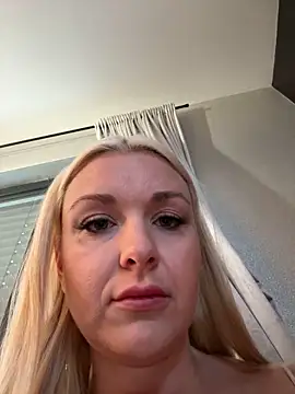 Bella-Tight online show from 6, 3, 2025