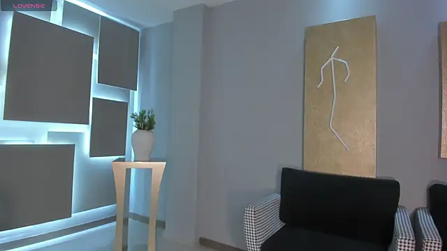 LizzHamilton   online show from 17, 1, 2026