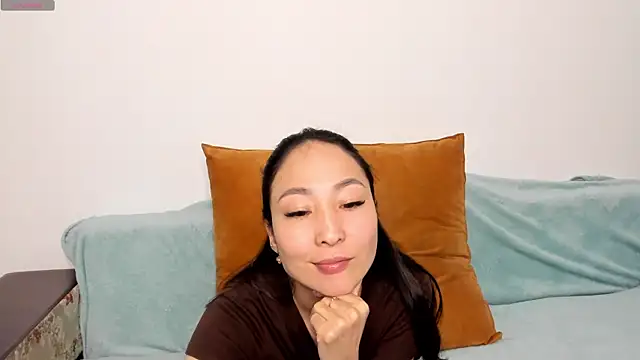 Snapshot of 1reisatumi_ chatting on 25, 4, 2026 1reisatumi online show from 25, 4, 2026