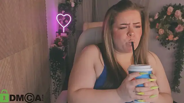 Sheila queen  online show from 6, 3, 2025