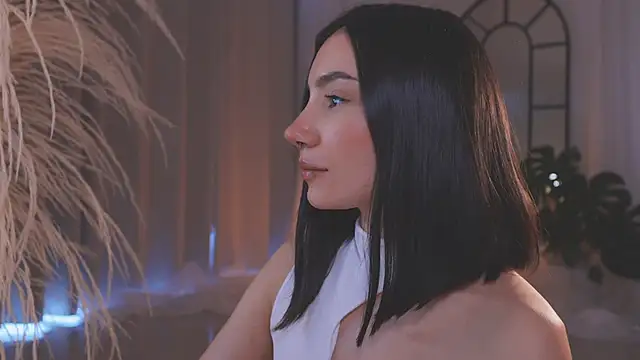 AmyArmstrong online show from 11, 11, 2025