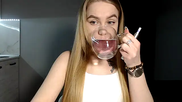 Snapshot of Sunbeam_ chatting on 1, 3, 2025 Sunbeam online show from 1, 3, 2025