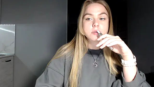 Snapshot of Sunbeam_ chatting on 28, 4, 2026 Sunbeam online show from 28, 4, 2026