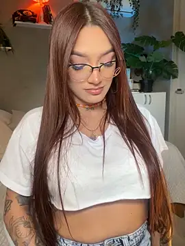 Snapshot of DaniDusan_ chatting on 3, 10, 2025 DaniDusan  online show from 3, 10, 2025